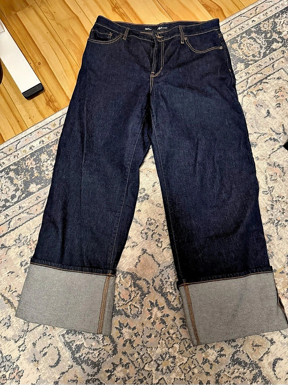 Reitmans Wide Leg Jeans 
32 Petite